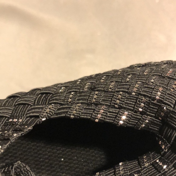 Bernie Mev Wedge Sandals Size 38 Black and Silver Woven Shoe Womens - Picture 11 of 13
